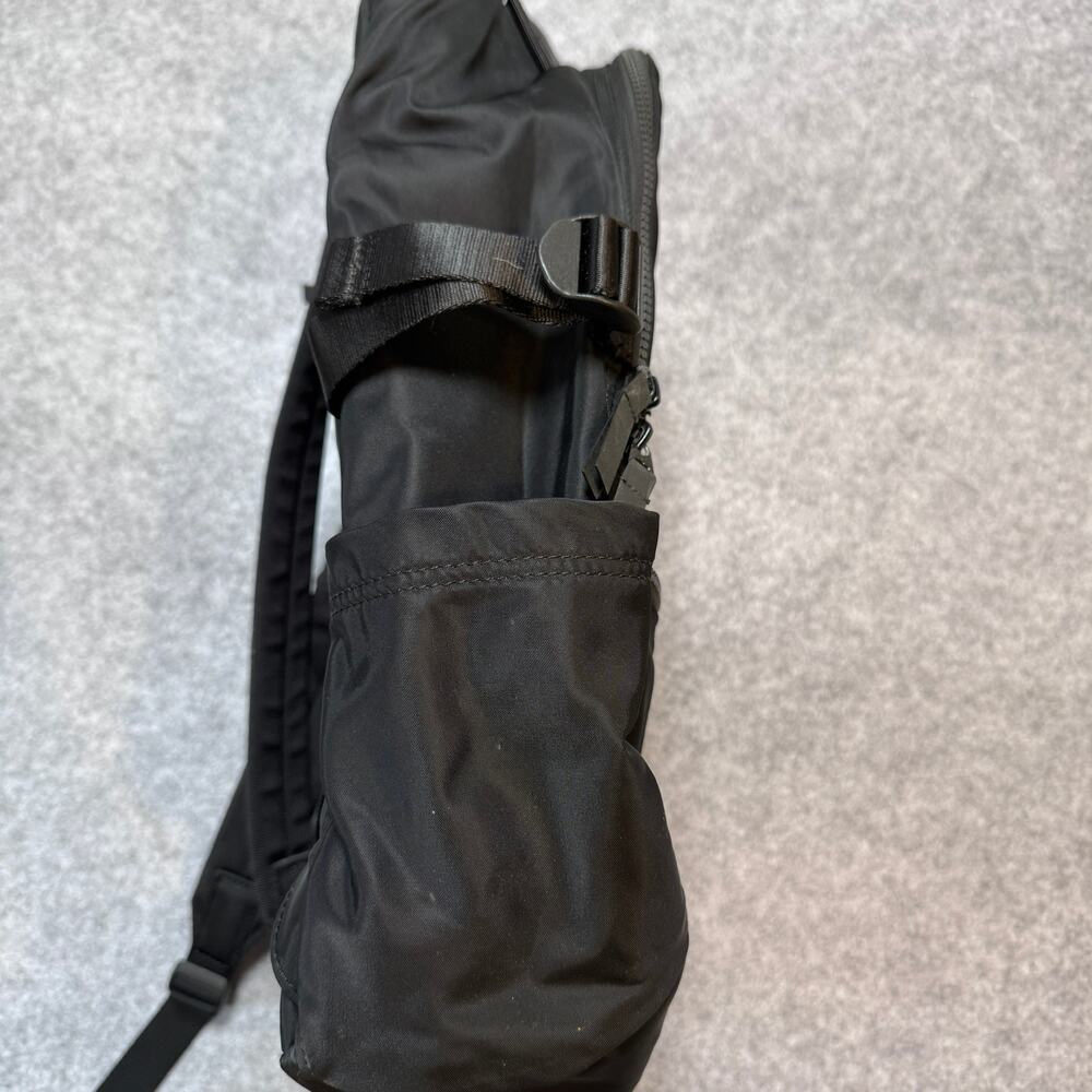Lululemon Assert 30L Backpack Black Nylon Travel Gym Laptop Bag Mindbody - Picture 6 of 12